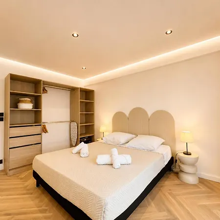 Modern 2-bedroom - Walk To & Old Town *