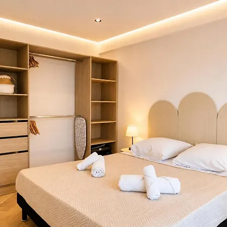 Modern 2-bedroom - Walk To & Old Town Antibes
