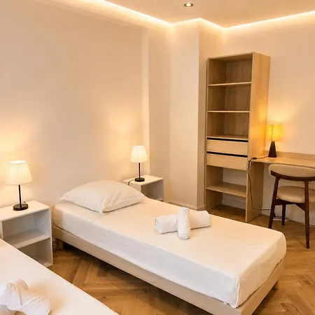 Modern 2-bedroom - Walk To & Old Town Apartment