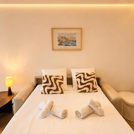 Modern 2-bedroom - Walk To & Old Town * Antibes
